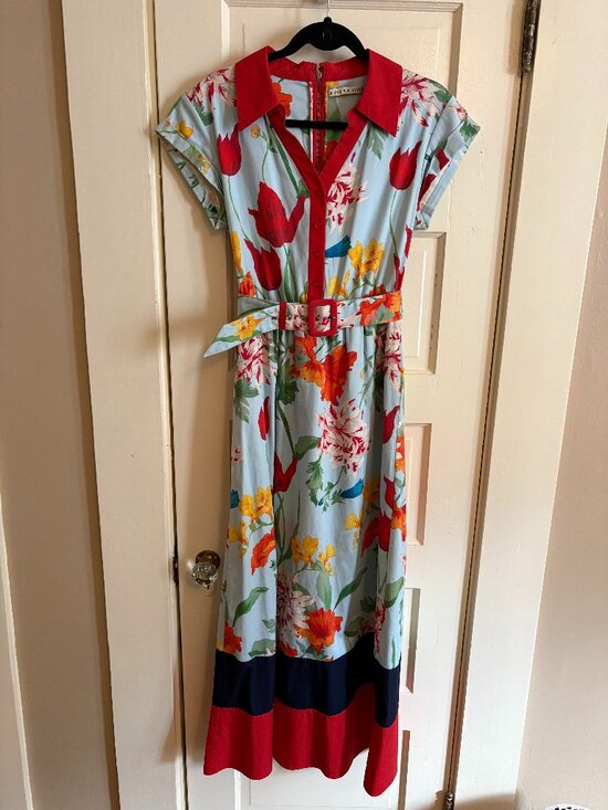 Alice + Olivia Dresses & Skirts - Alice + Olivia Floral Midi Dress
